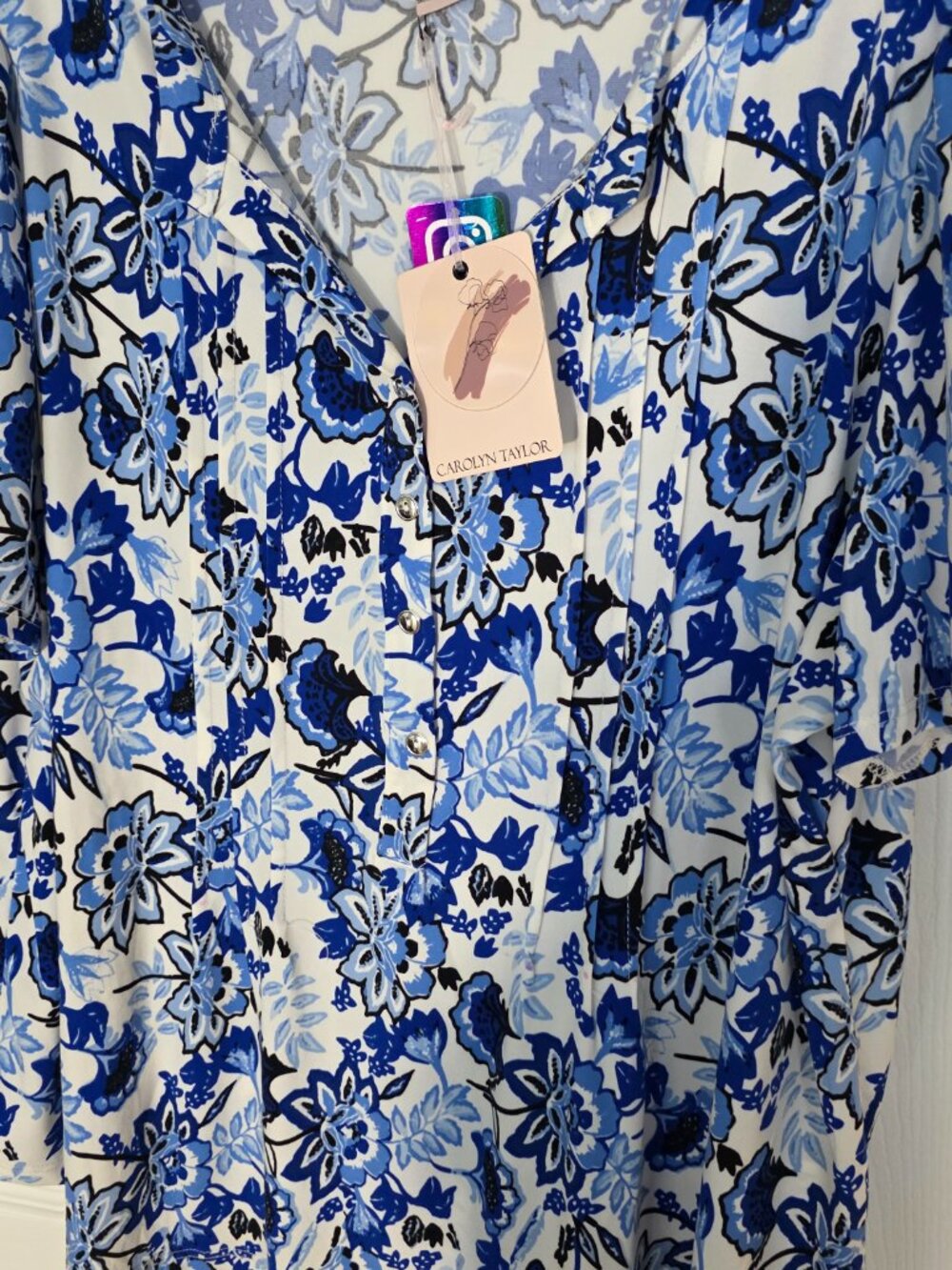 Carolyn Taylor floral flower blue white black Print Stretch Shirt Blouse 1x - Picture 13 of 13